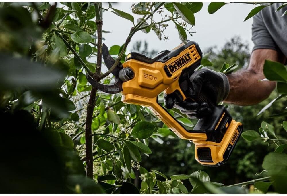 DEWALT 20V MAX Pruning Shears Garden Tool, Cordless, Bare Tool Only (DCPR320B)