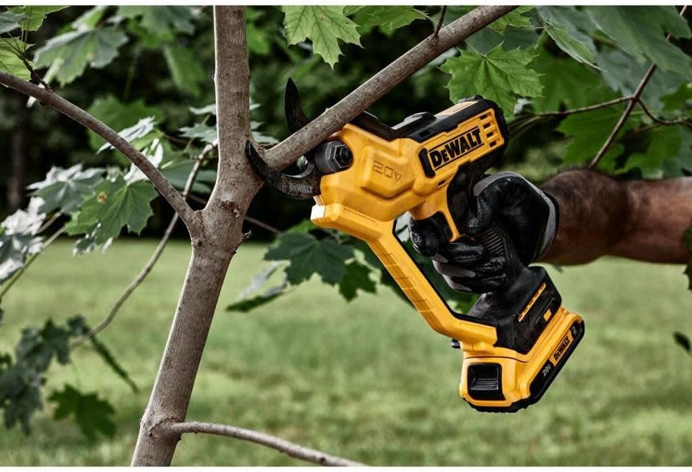 DEWALT 20V MAX Pruning Shears Garden Tool, Cordless, Bare Tool Only (DCPR320B)